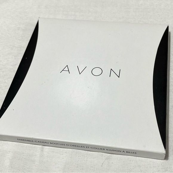 Avon Layered Necklace w/ Earrings - Picture 9 of 10